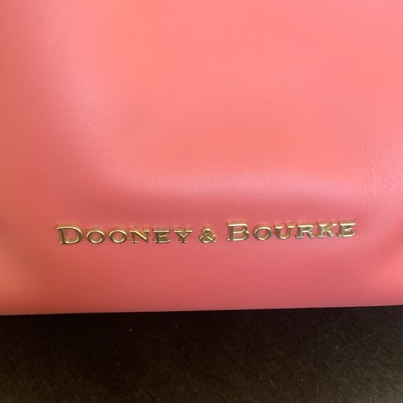 LIKE NEW Dooney & Bourke Rose Leather Barlow Bag. - Picture 9 of 11
